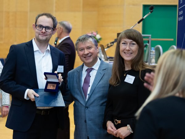 2T8A6089_Easy-Resize.com