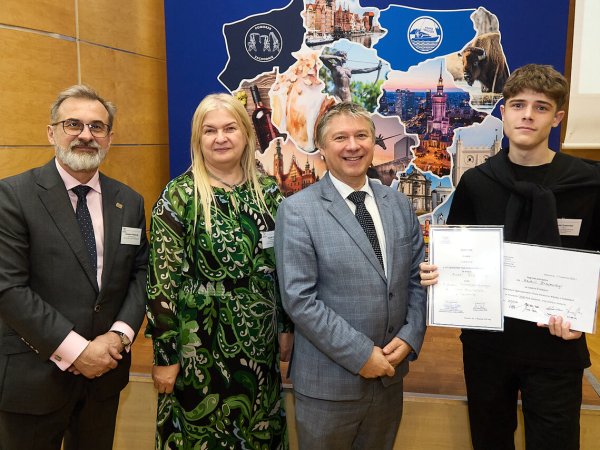 _D8A7628_Easy-Resize.com