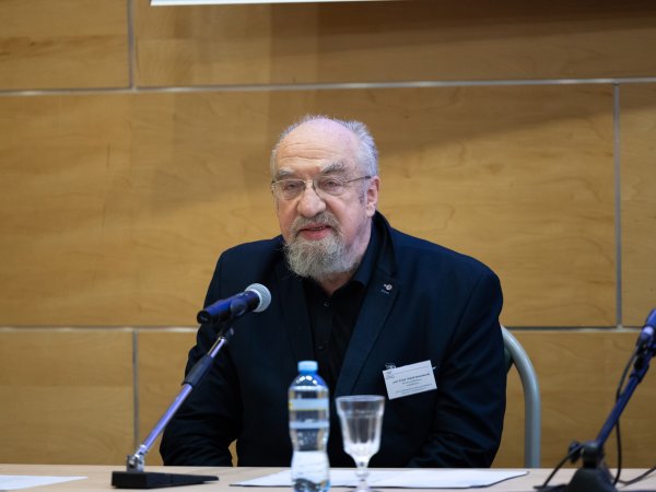 2T8A6350_Easy-Resize.com