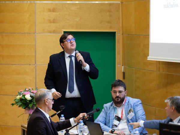 2T8A6673_Easy-Resize.com