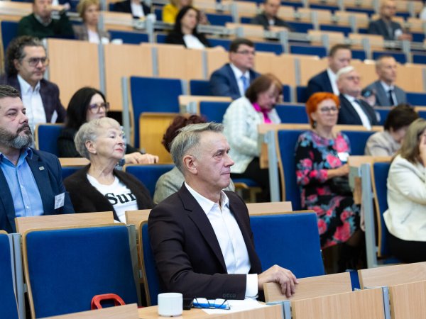 2T8A6288_Easy-Resize.com