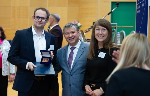 2T8A6089_Easy-Resize.com