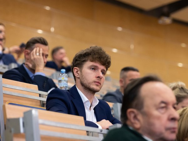 2T8A6471_Easy-Resize.com