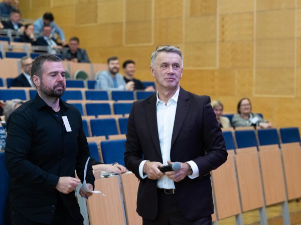 2T8A6522_Easy-Resize.com